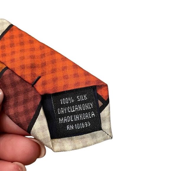 Virginia Tech Necktie Mens 100% Silk Hokies NCAA Licensed Apparel - Picture 2 of 3